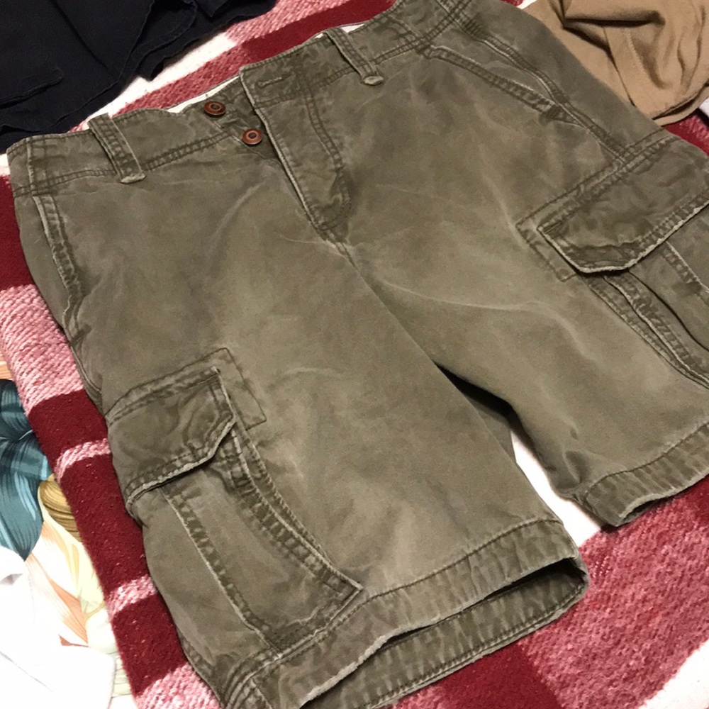 Men’s Hollister Shorts Make Offer